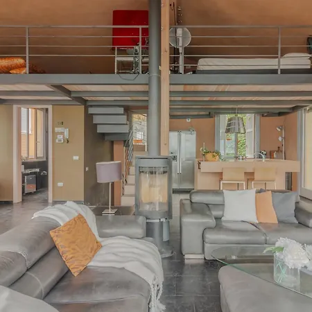 Fontana Penthouse 바레나